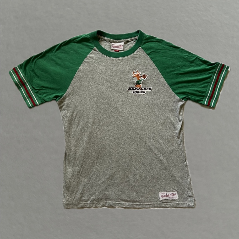 Mitchell & Ness ‘68 HWC Milwaukee Bucks Women’s T-Shirt. Size M.